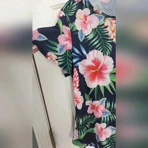 Ruffle Short Sleeve Round Neck Tunic Flutter Sleeve Women's Shirt Size Large EUC - Picture 7 of 10